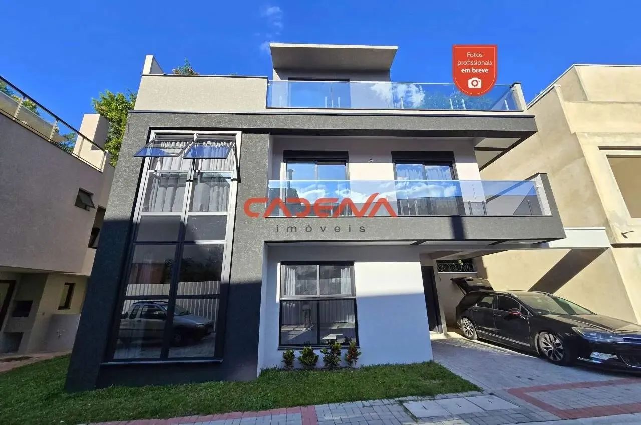 Casa com 3 quartos e 2 vagas para aluguel no Santa Felicidade