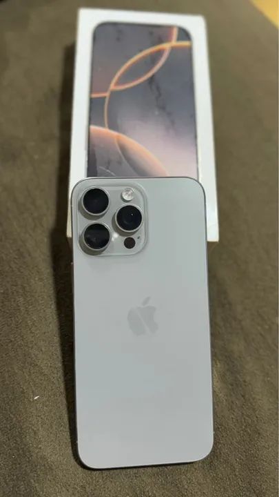 iPhone 15 Pro Max Titanium GB 256 bateria 98%