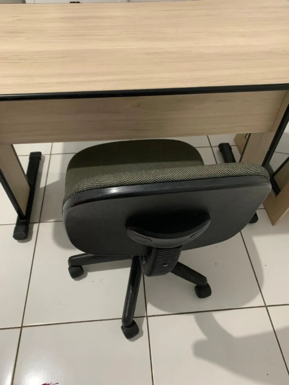 Cadeira de Escritório Giratória com rodinhas