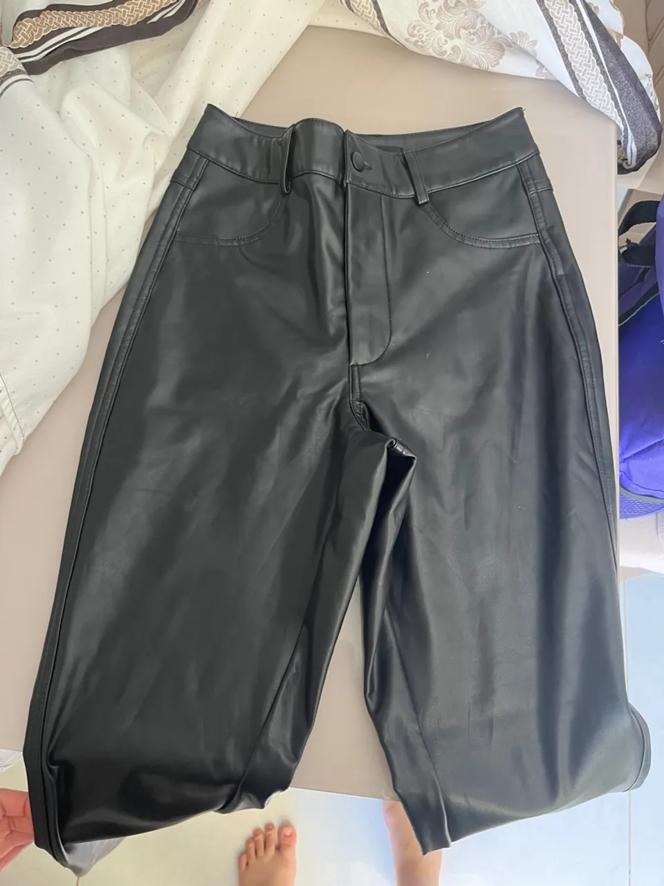 Calça de couro Preta Renner