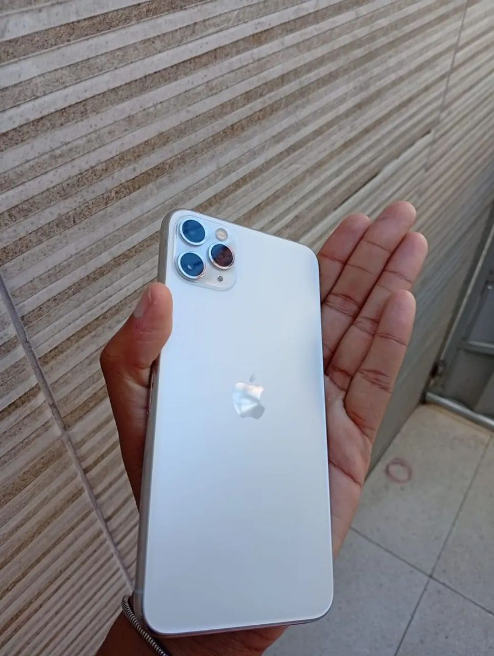 Iphone 11 pro max 256GB com bateria em 73% - Celulares e