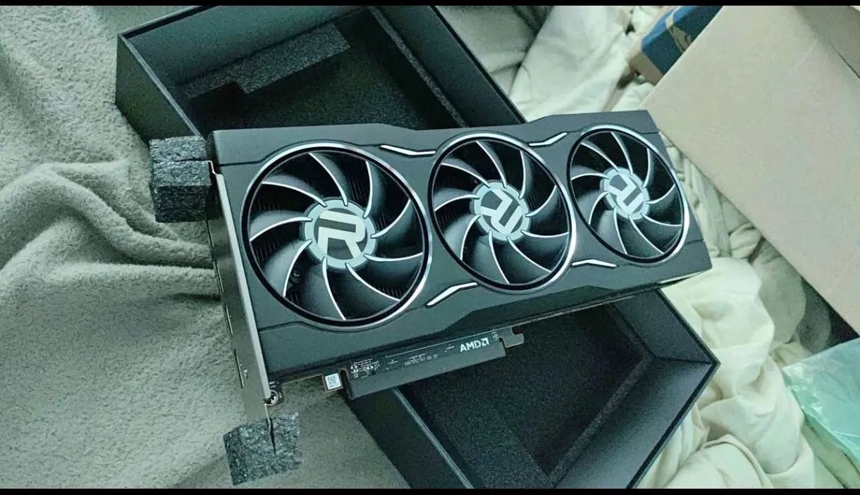 Placa de Vídeo AMD RX 6750 XT