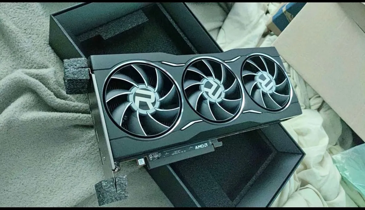 Placa de Vídeo AMD RX 6750 XT