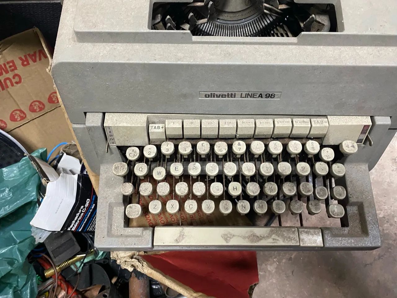 Máquina de escrever Olivetti Linea 98 - Foto 2