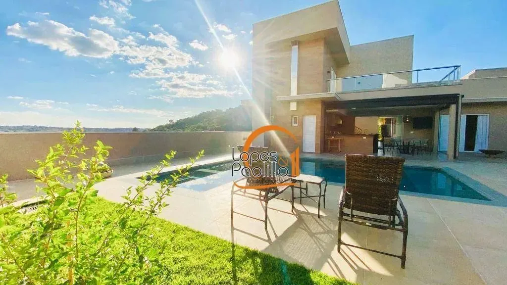 Magnífica casa no Condomínio Residencial Itaporã.