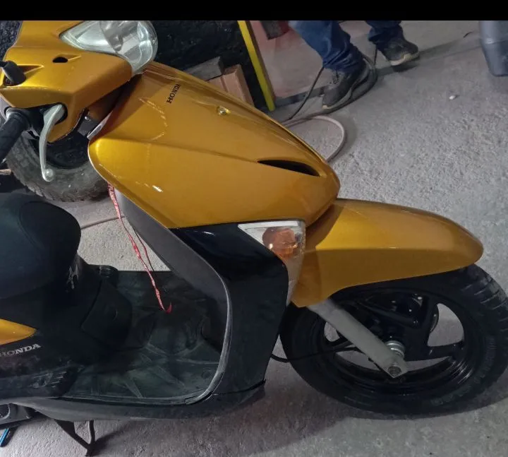 Honda lead