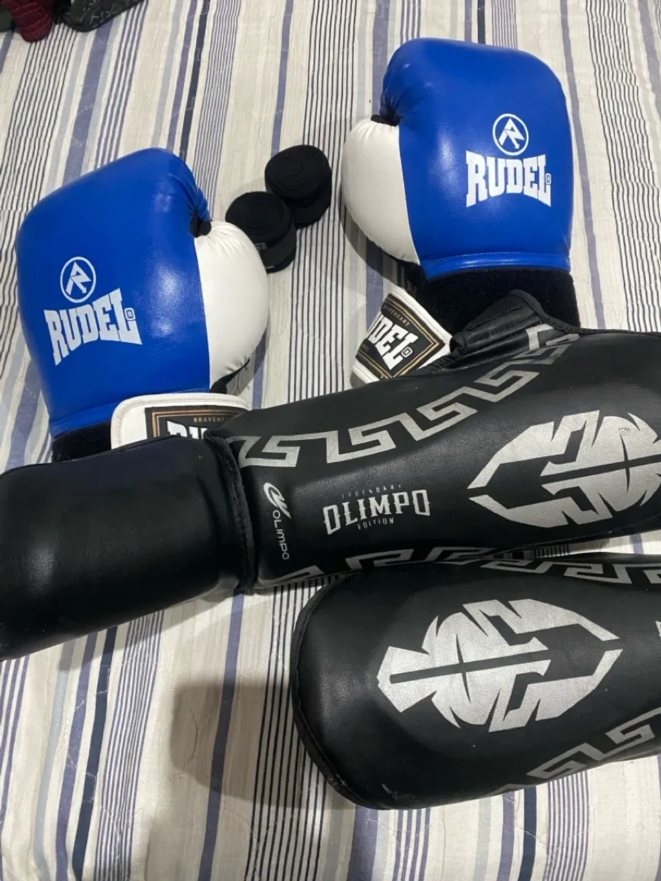Kit muaythai - Luvas, Bandagens e Caneleiras