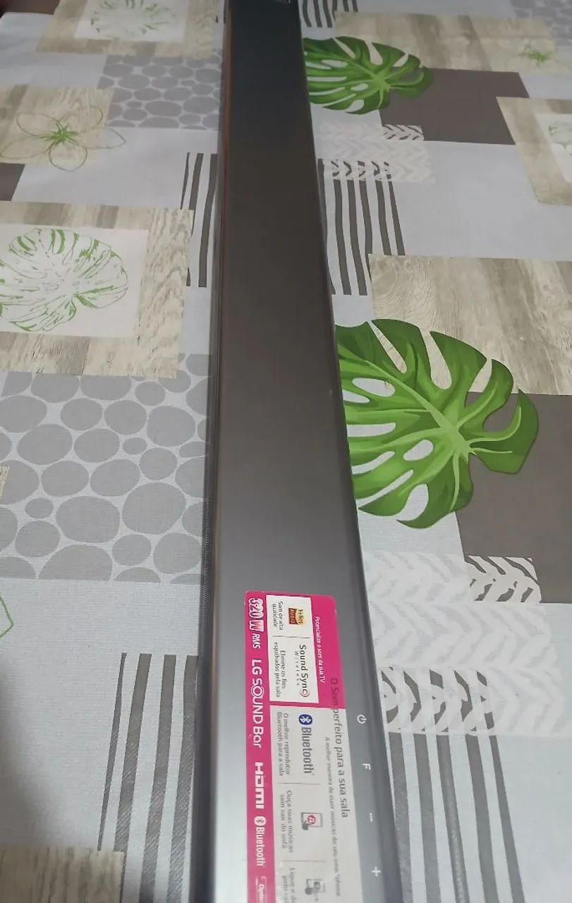 Soundbar LG 320W com Bluetooth e HDMI
