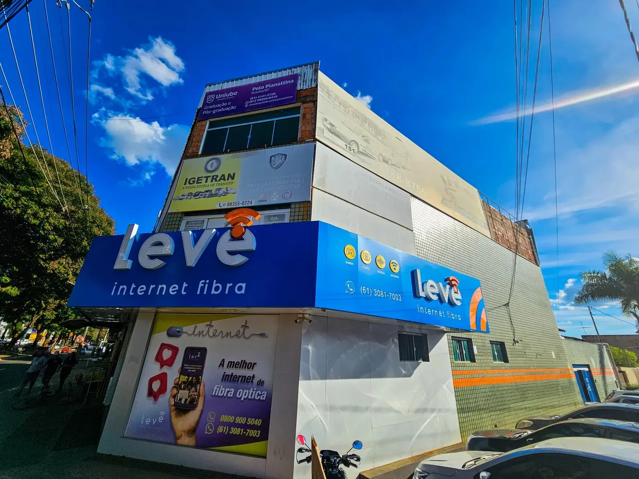 Prédio Comercial com renda de R$22 MIL na Avenida Independência/ Próximo ao Comper