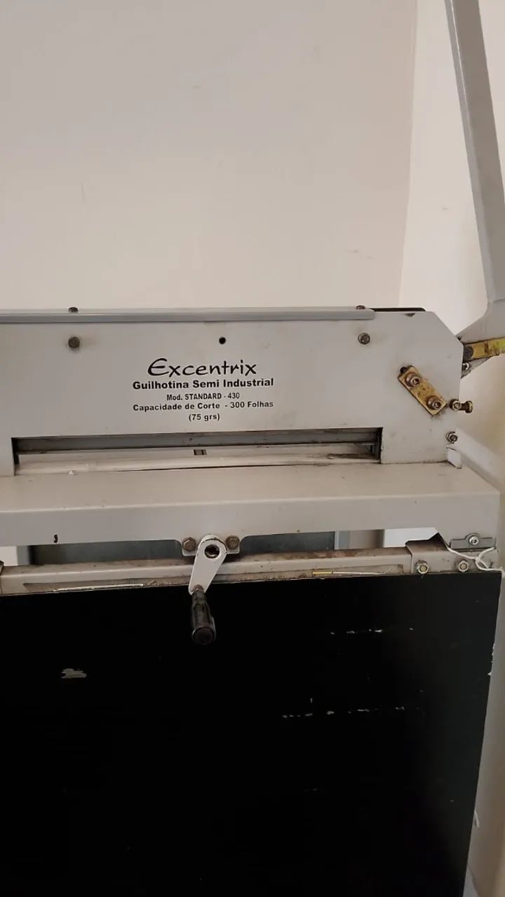 GUILHOTINA MANUAL 300FLS 43CM BOCA - Foto 2