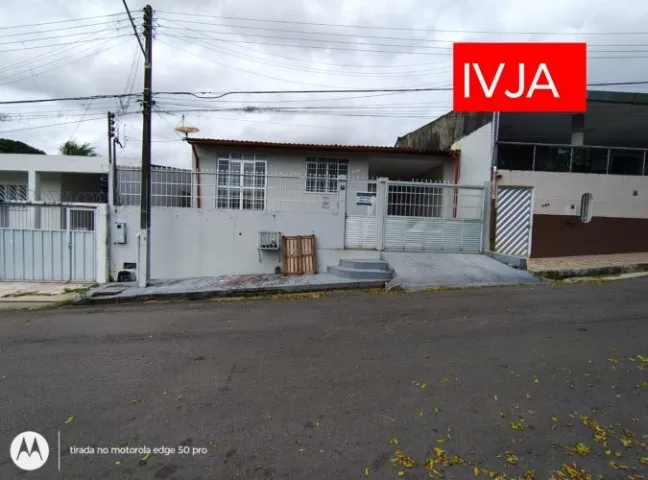 Casa com 300m2T no Conjunto Dom Pedro 2, próximo do Colégio Petrônio Portela