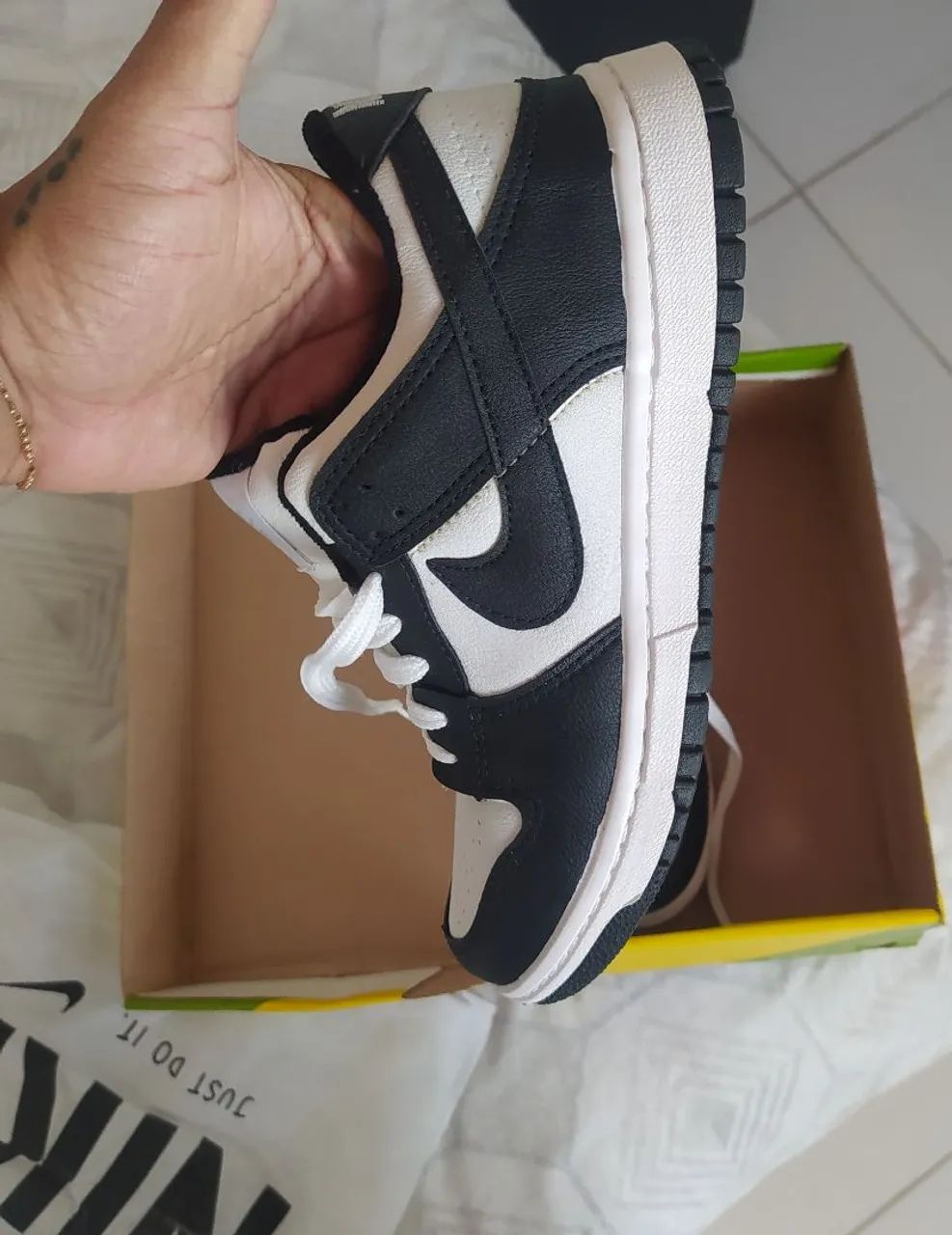 Nike SB Dunk Low - Preto e Branco - Foto 2