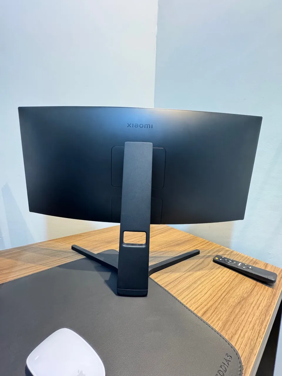 Monitor Xiaomi Curvo - Perfeito para Imersão
