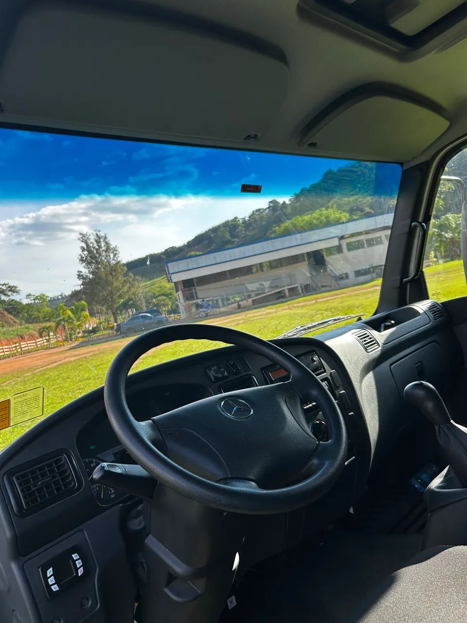 MB 815 BAÚ RESFRIADO BAIXÍSSIMO KM  - Foto 10