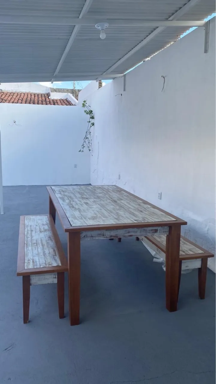 Conjunto Mesa com Bancos em Madeira Rústica