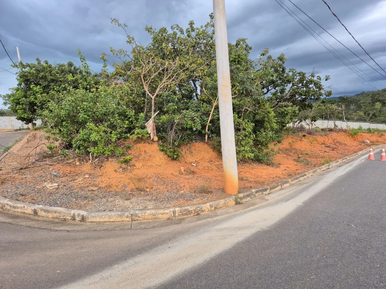 Lotes em Condomínio em Mariposas.