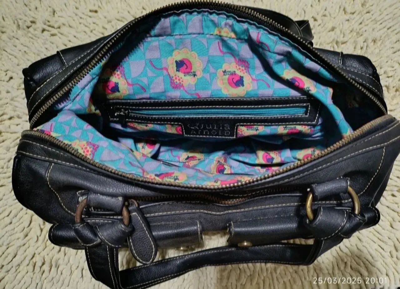 Bolsa de ombro - Julia Arnold - Clássica em Couro - Elegância e Estilo! - Foto 4