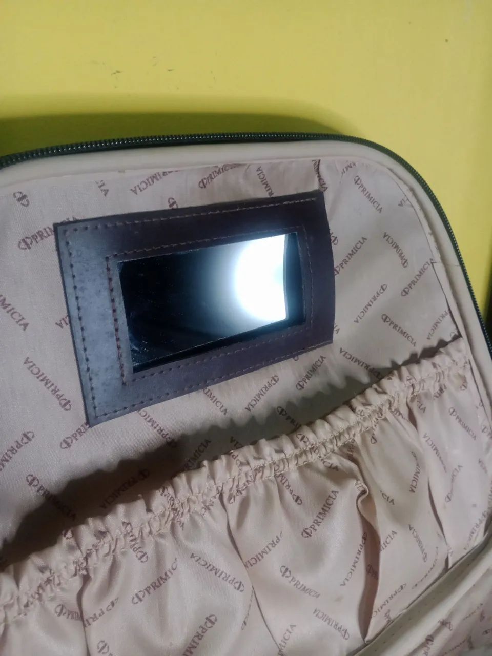 Bolsa de Mão Preta com Detalhes - Foto 2
