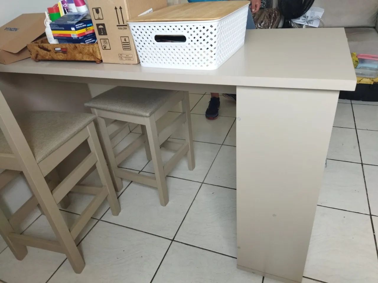 Mesa de Cozinha com Prateleira e Gaveta - Foto 4