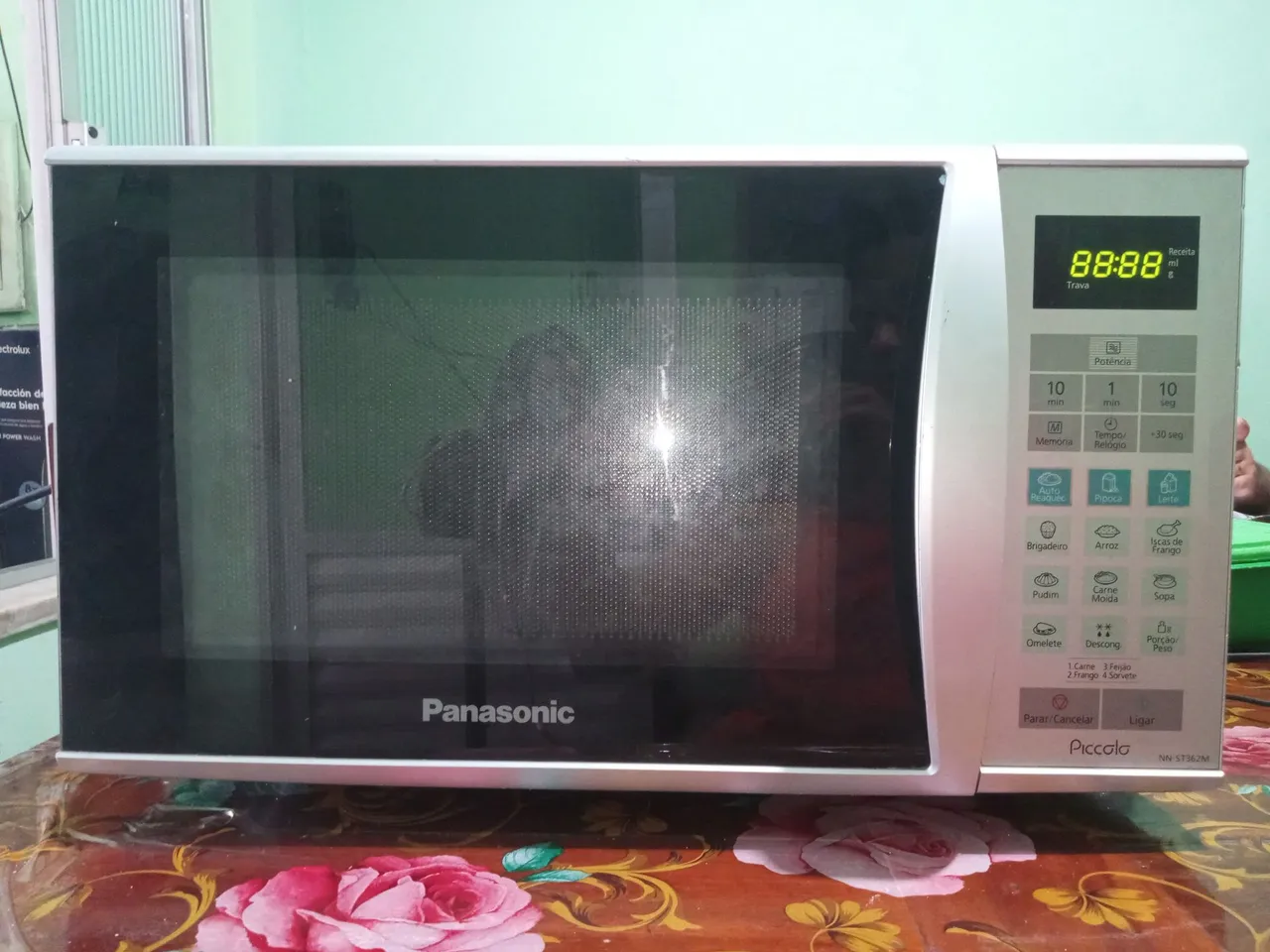 Micro-ondas Panasonic Piccolo NN-ST362M