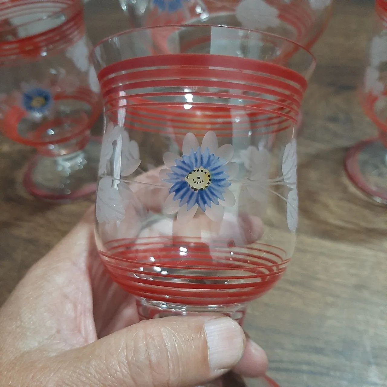 Conjunto de Jarra e Copos Vintage com Detalhes Florais - Foto 3