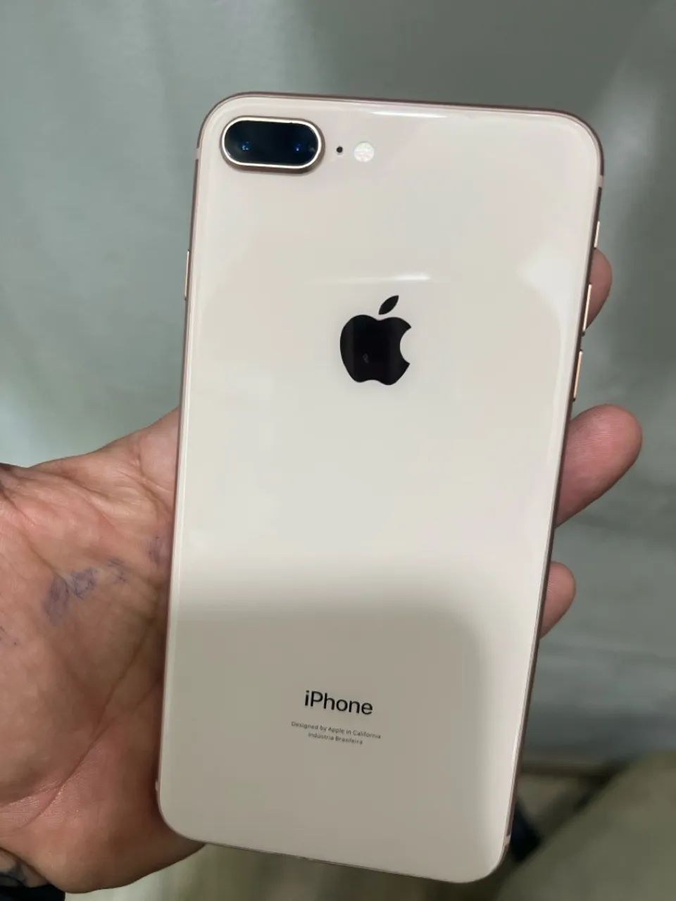 Iphone 8 Plus 64 Giga, aparelho todo original com caixa e nota fiscal - Foto 3