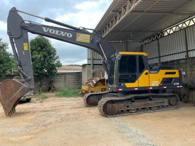 Escavadeira Volvo EC210 2021