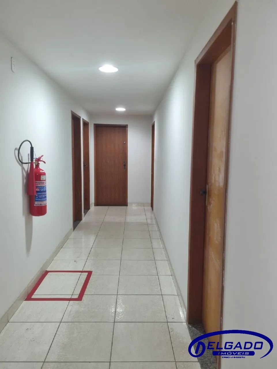 DELGADO aluga SALA COMERCIAL (predio com elevador) com 35m2 - CENTRO de Itaboraí-RJ. - Foto 5