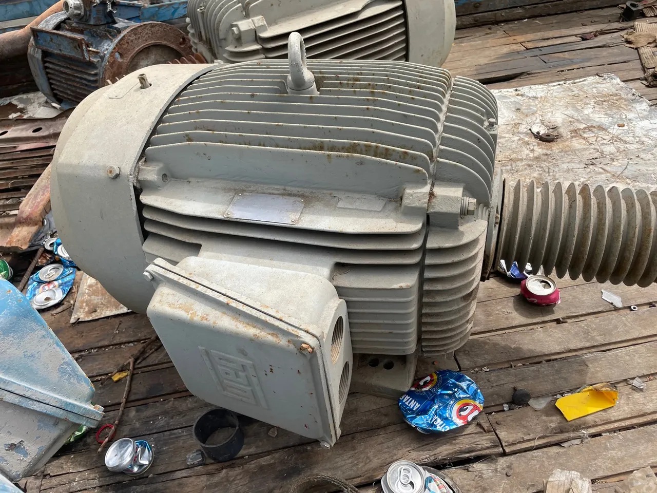 Motor weg 50cv 6 polos rpm 1180 220/380/440