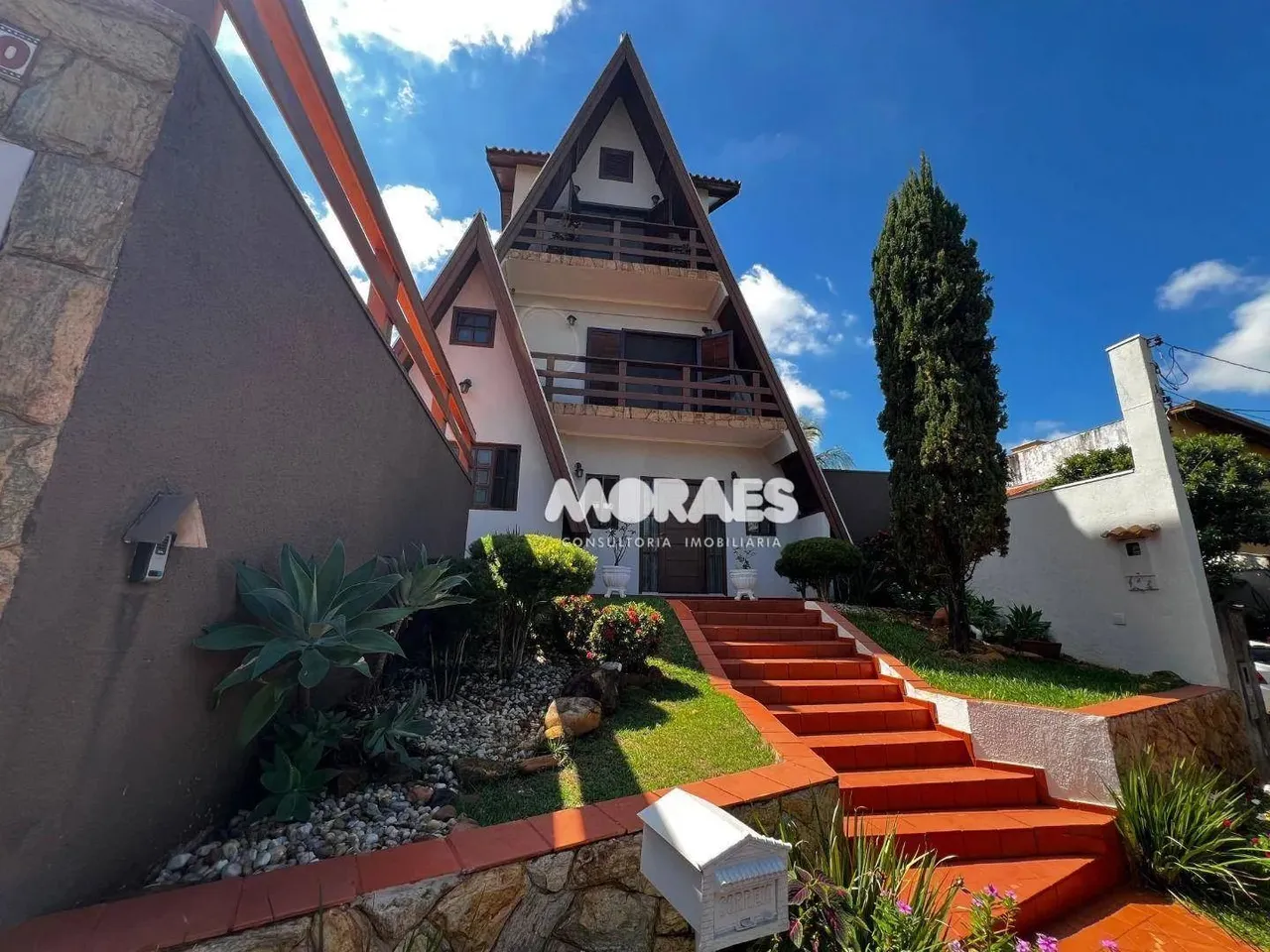 Casa em Condomínio Fechado com 3 dormitórios para alugar, 400 m² por R$ 6.500/mês - Samamb