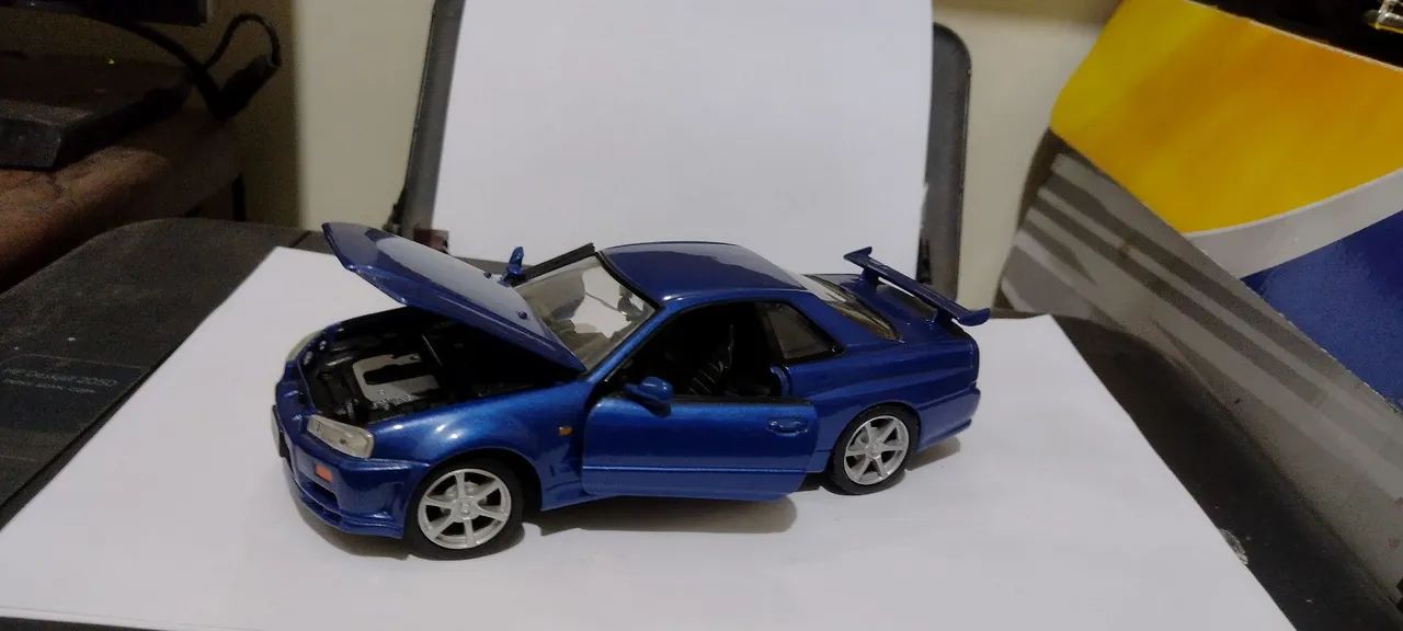 Nissan Skyline GT-R R34 - Miniatura - Foto 5