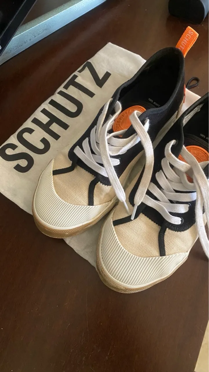 Tênis Schutz tam 36