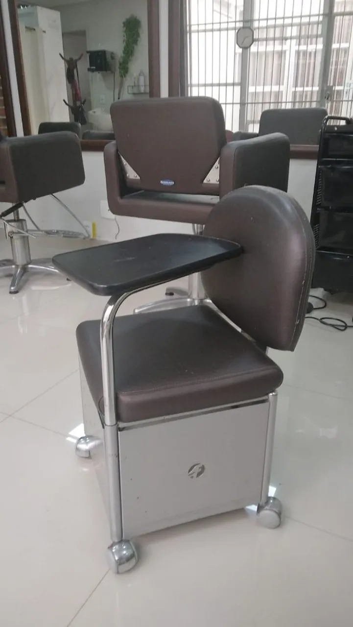 Cadeira de manicure ferrante