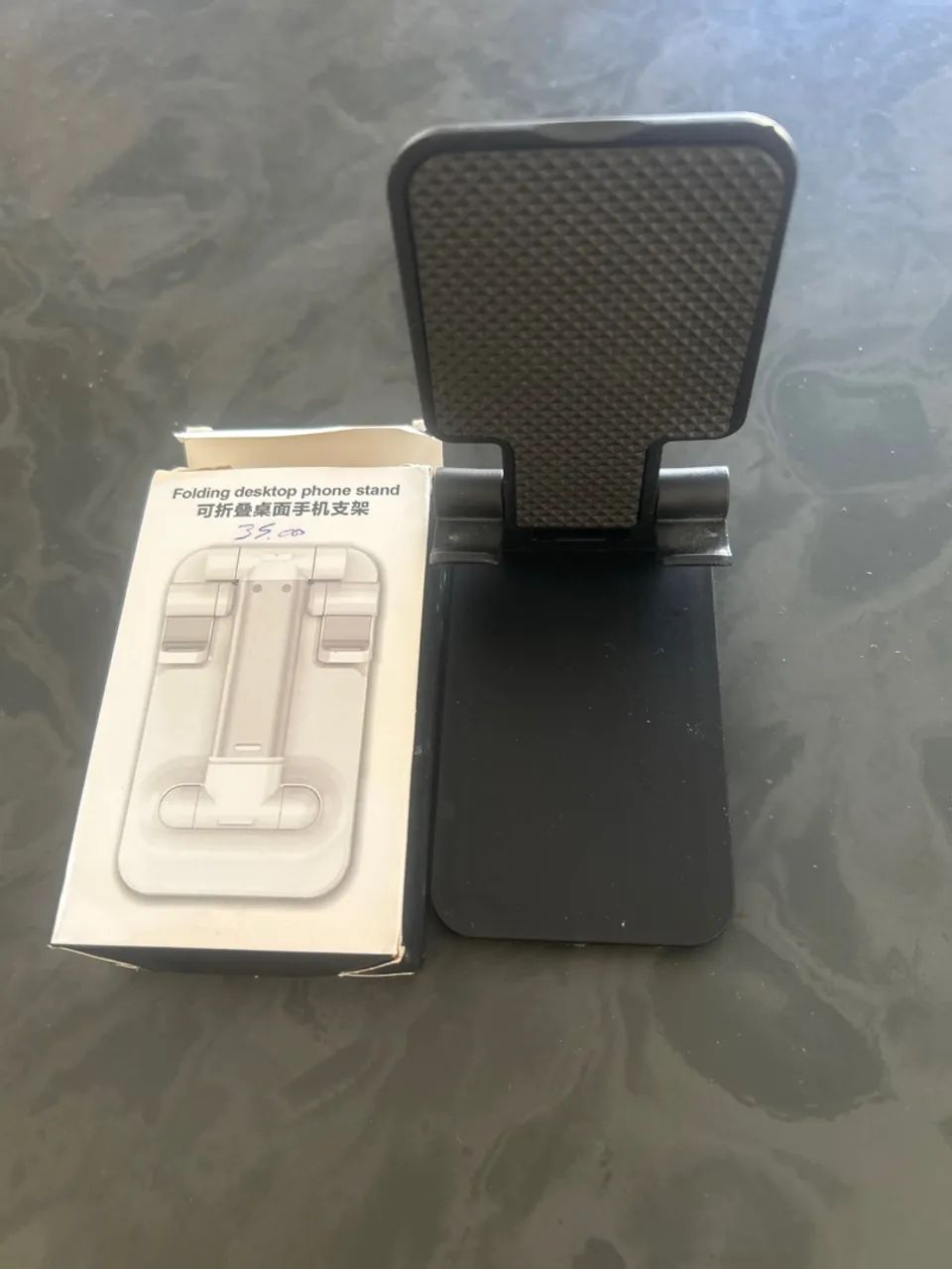 Suporte Dobrável para Celular - Perfeito para seu Desktop!