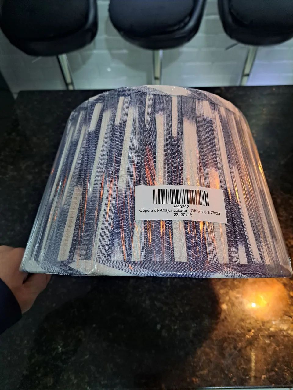 Cúpula de Abajur Jakarta - Off-white e Cinza