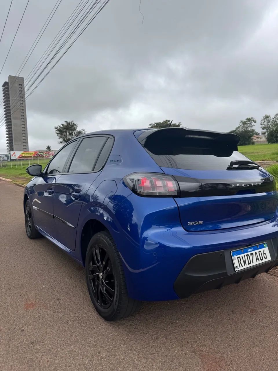 Peugeot 208 azul 2022/2023 somente a vista  - Foto 2