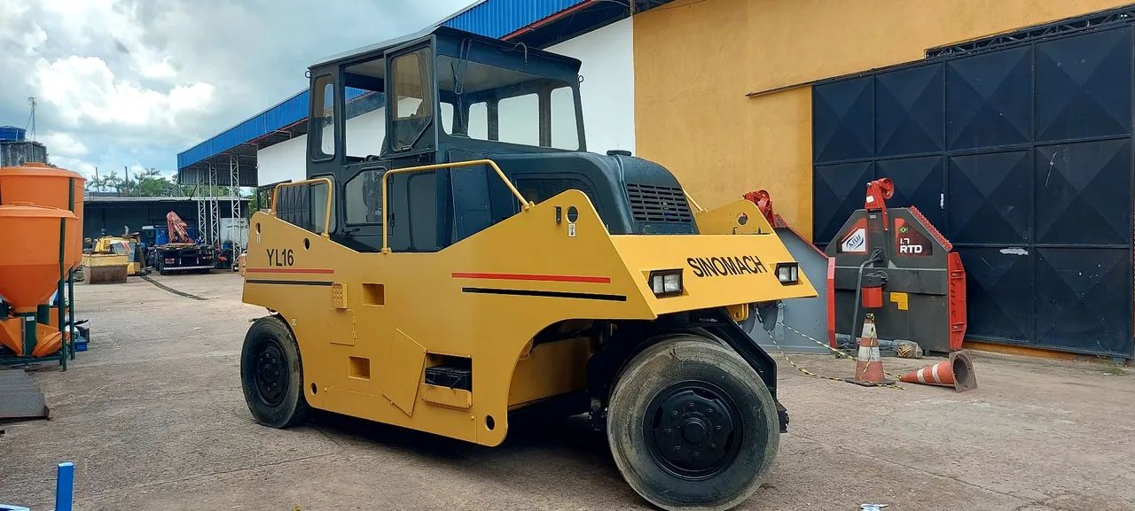 Rolo Pneumatico Sinomach YL16 - 2014