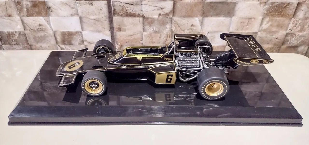 Miniatura Formula 1 Lotus 72D Emerson Fittipaldi World Champion 1972 - Foto 3