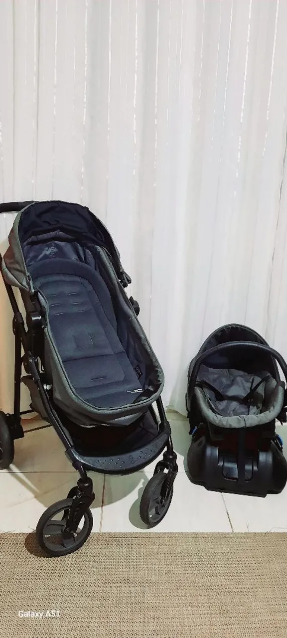 Carrinho e Bebê Conforto Cinza