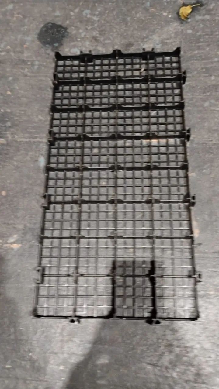 Pallet estrado plastico preto  20x40cm total 47 peças,ótimo  estado  - Foto 5