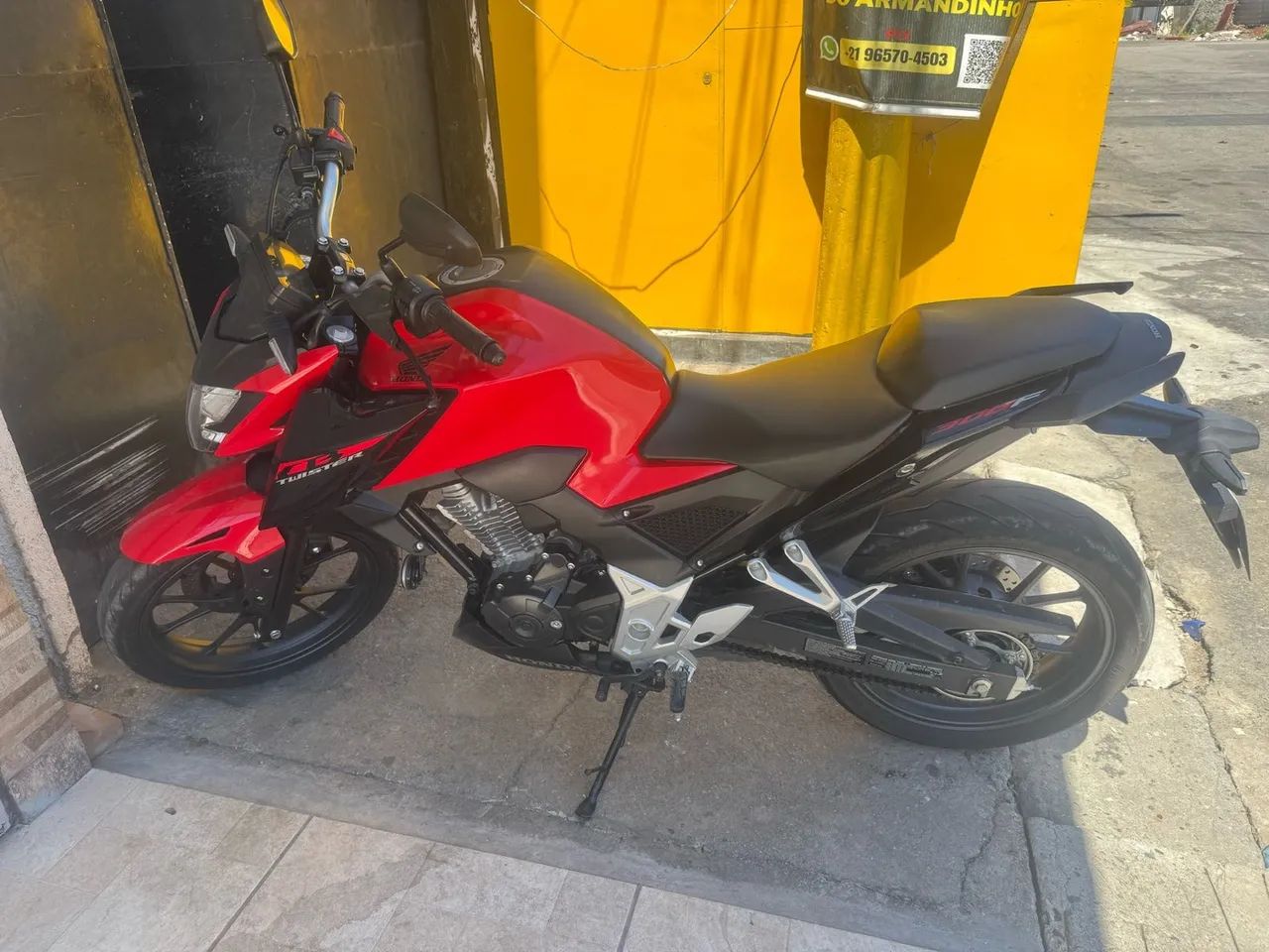 Honda CB Twister 250 2023 - Impecável - Foto 3