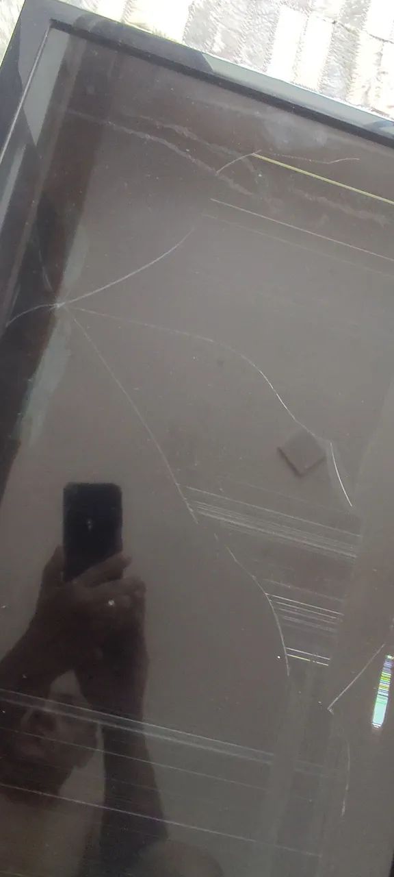 TV LG 32 polegadas - Tela Quebrad 70,00a - Foto 4