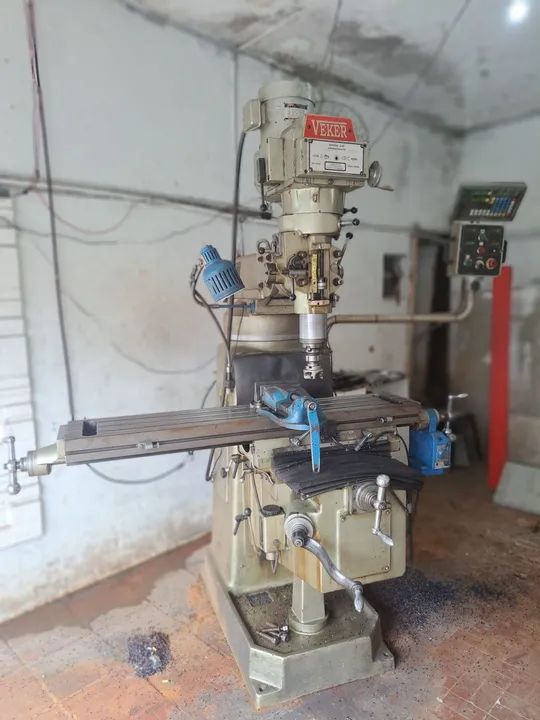 Fresadora Ferramenteira VEKER ISO 40