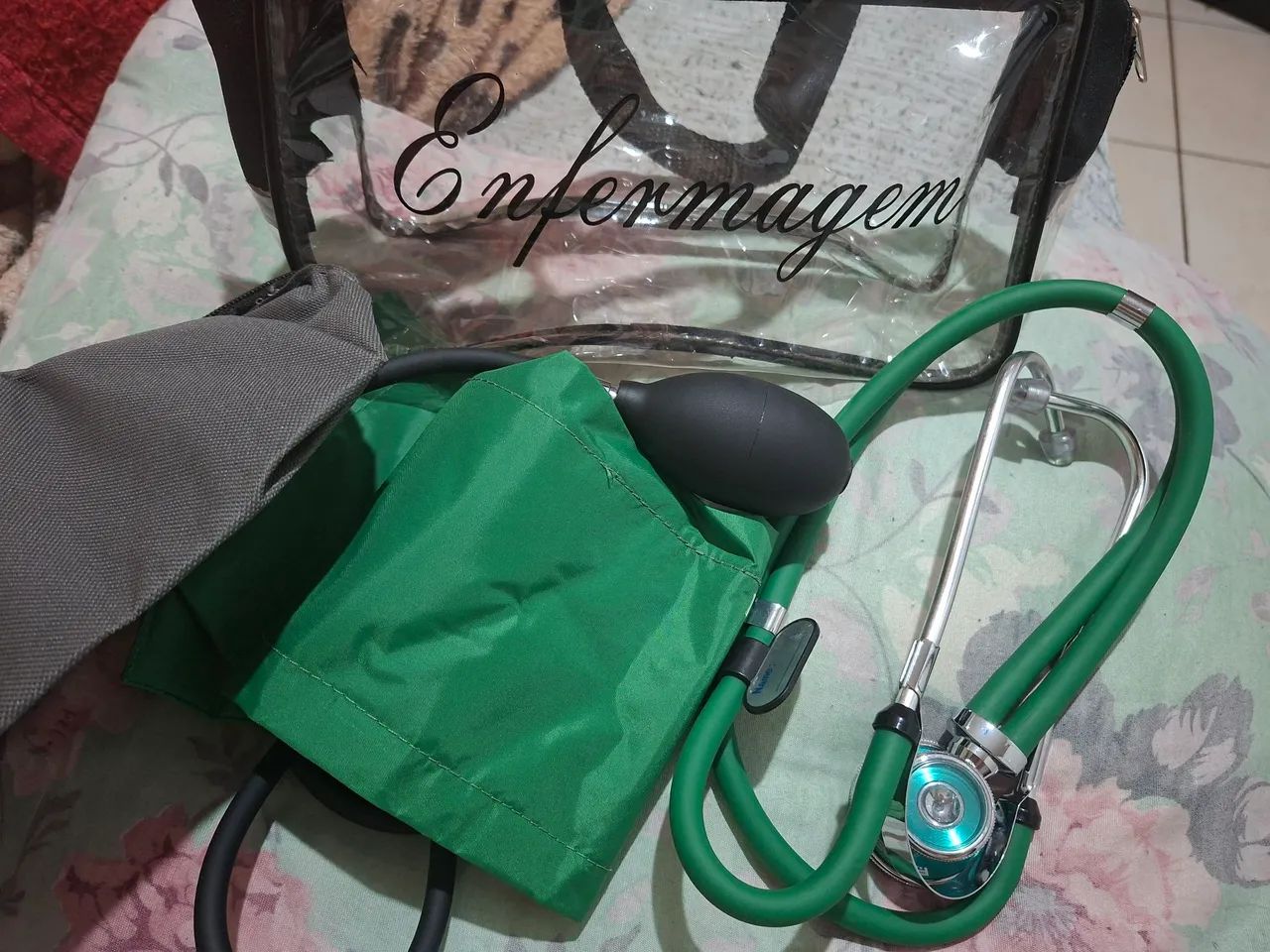 Aparelho de enfermagem 