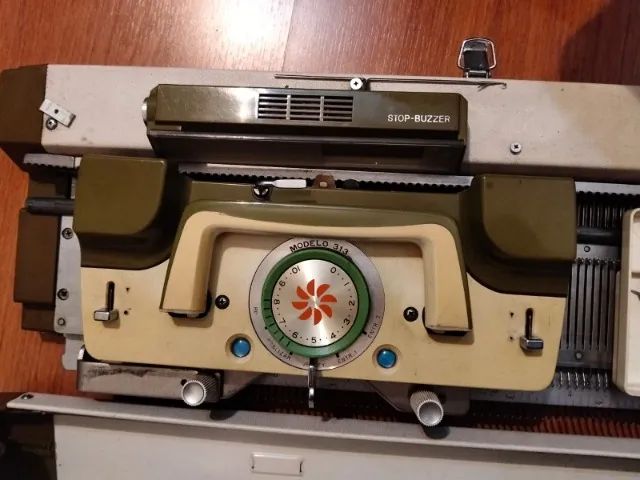 Maquina de Trico Lanofix Silver Modelo 313 - Foto 3