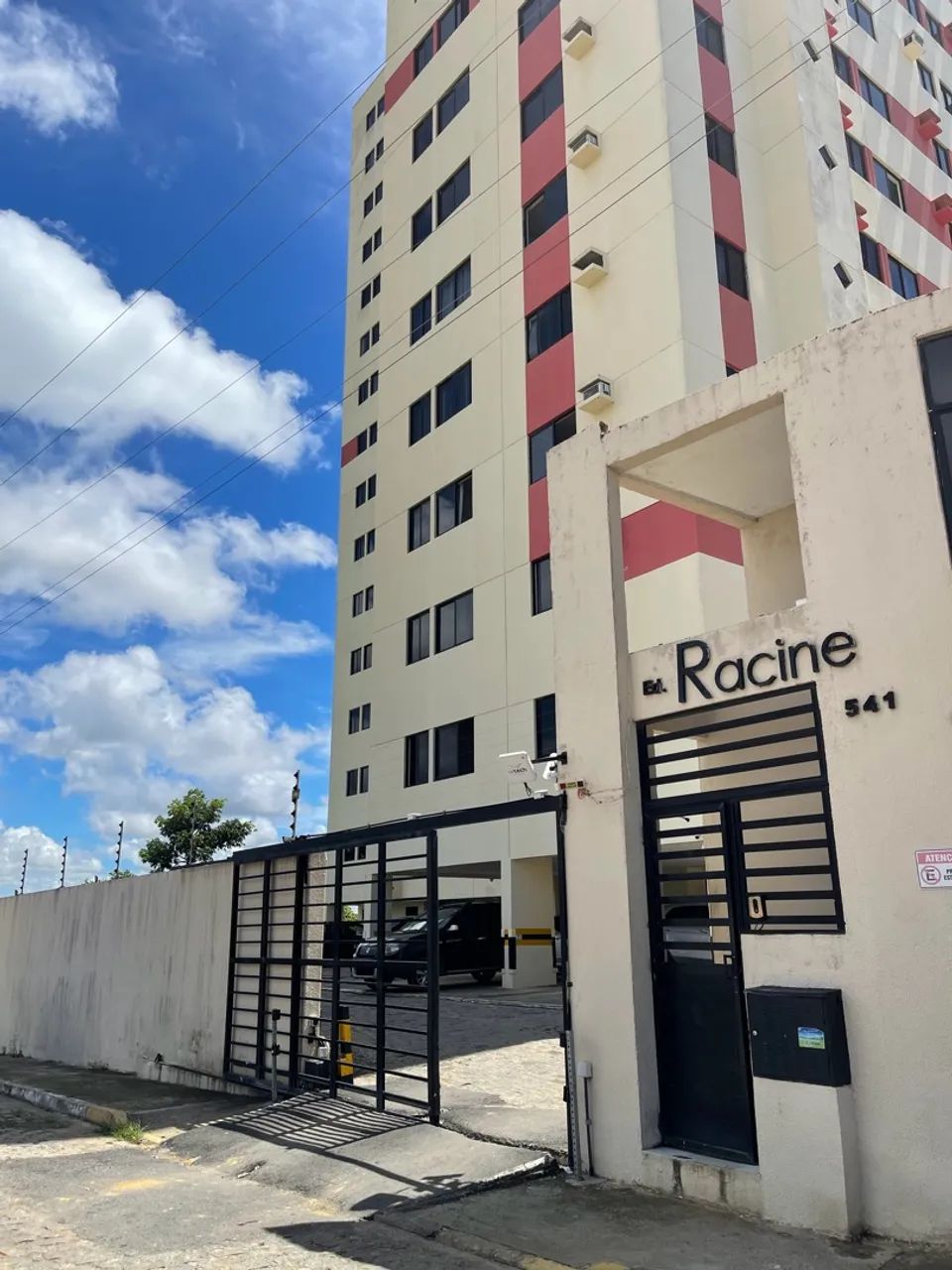 Apartamento totalmente mobiliado 