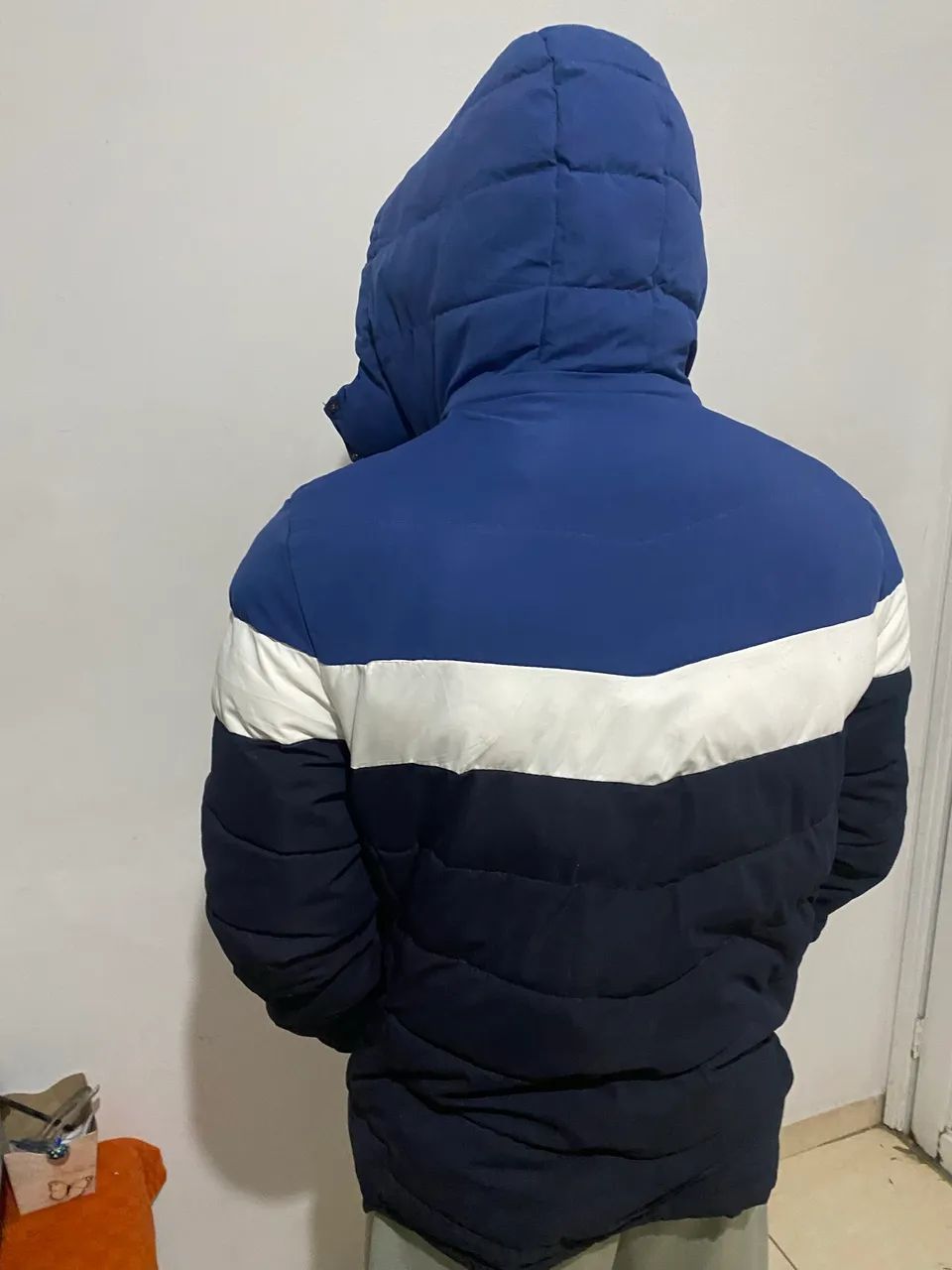 Jaqueta Masculina Acolchoada com Capuz - Azul Marinho - Foto 3