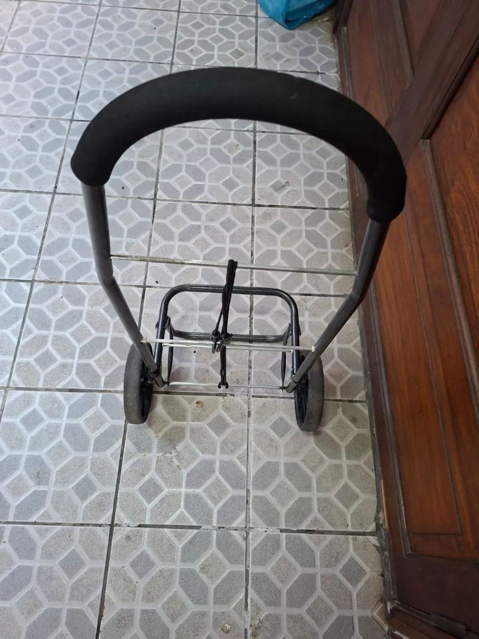 Carro para transportar com caleira pras mãos - Foto 2