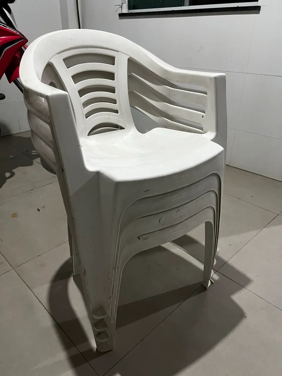 Cadeira de plástico  - Foto 4