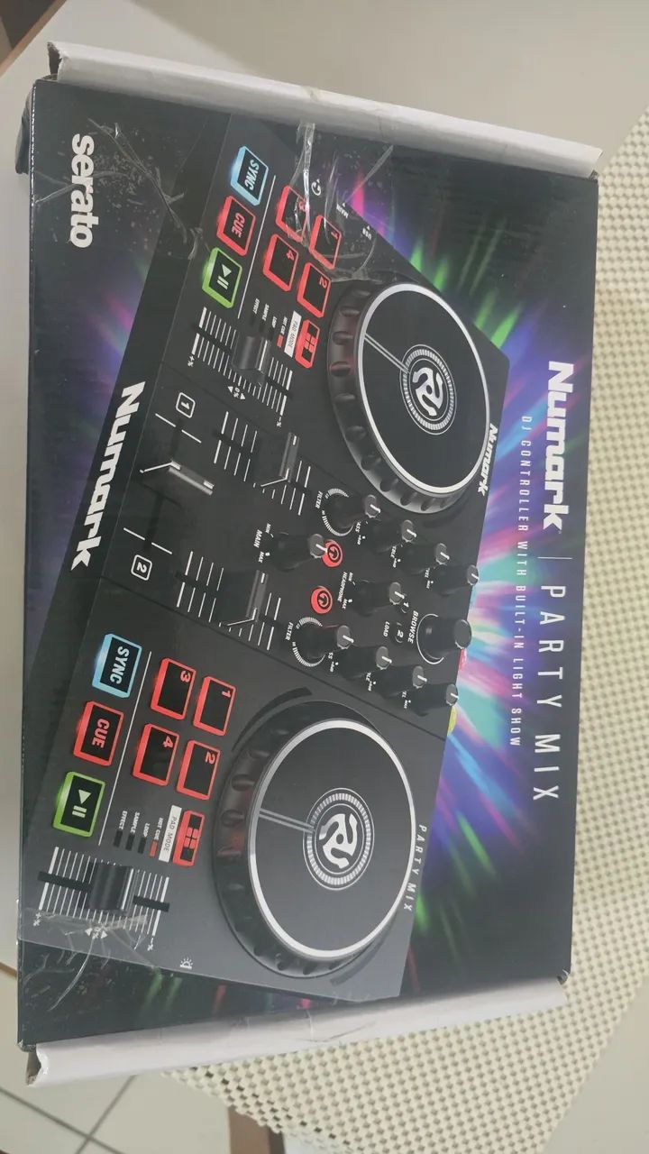 Vendo Ddj muito nova com caixa  - Foto 2